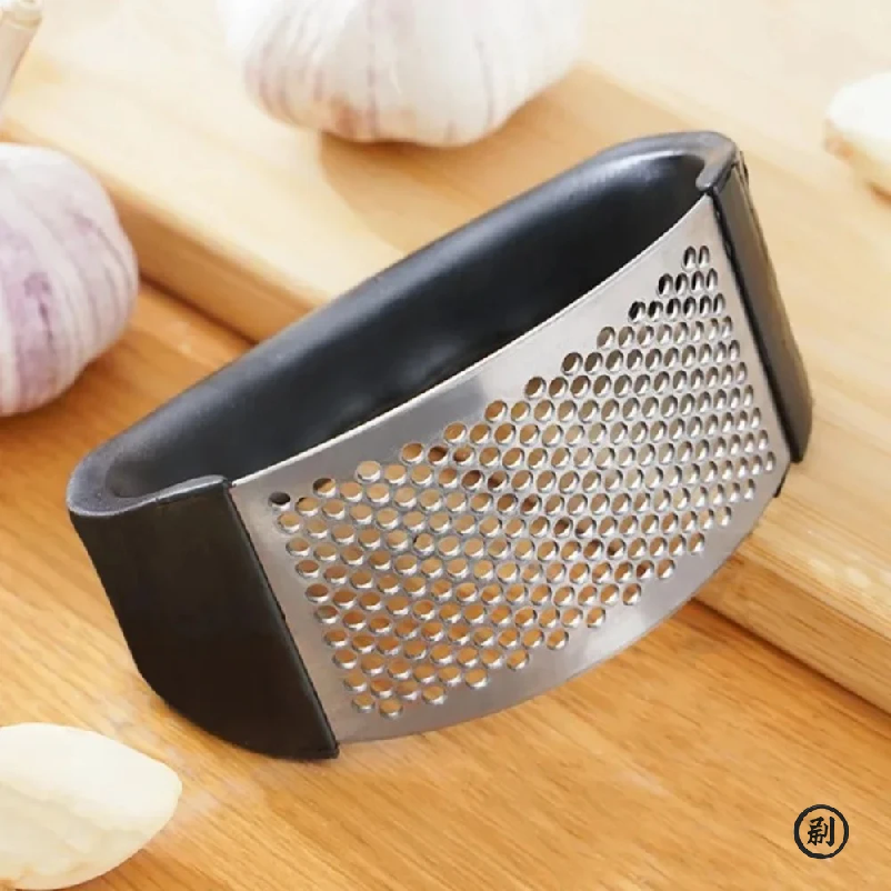 Stainless Steel Garlic Press C - Kitchen Gadgets Everyone Needs recension och pris